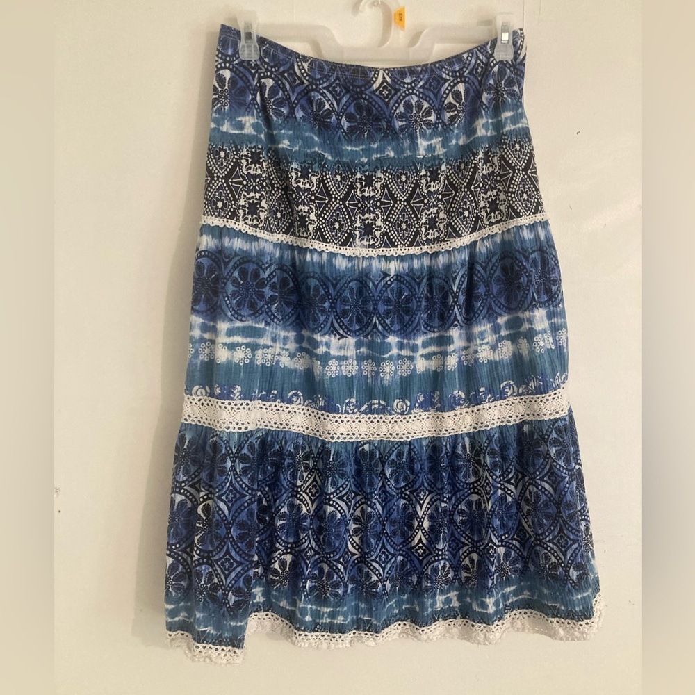 💰5/$10 Notataions maxi skirt